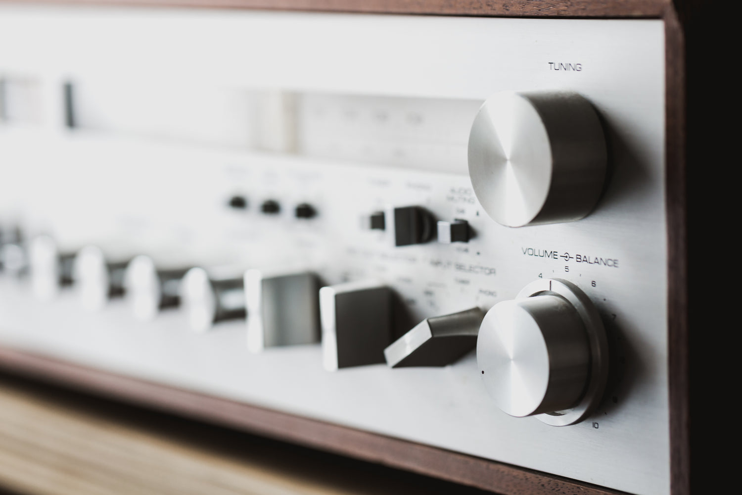 Radio with physical buttons